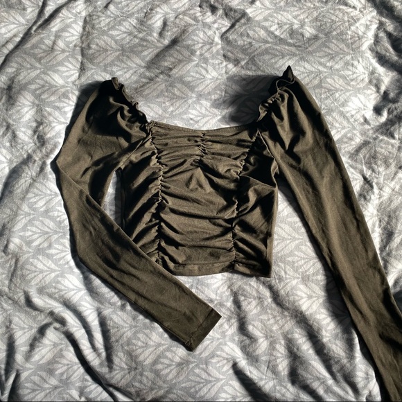 Cropped tops and t-shirt - Picture 2 of 4